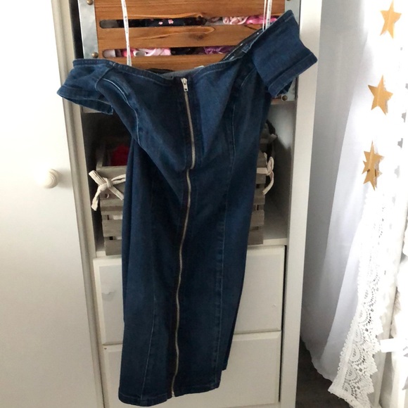 Dress - Picture 2 of 5